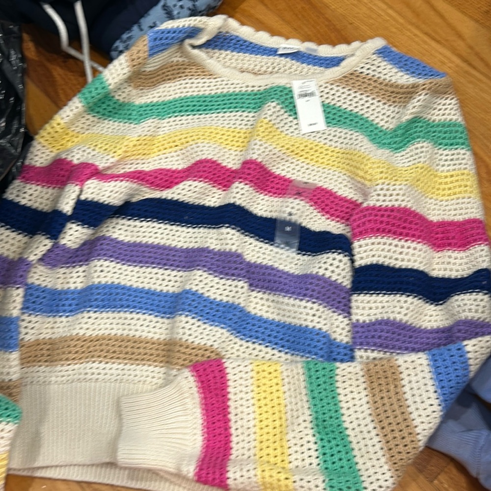 Gap sweater